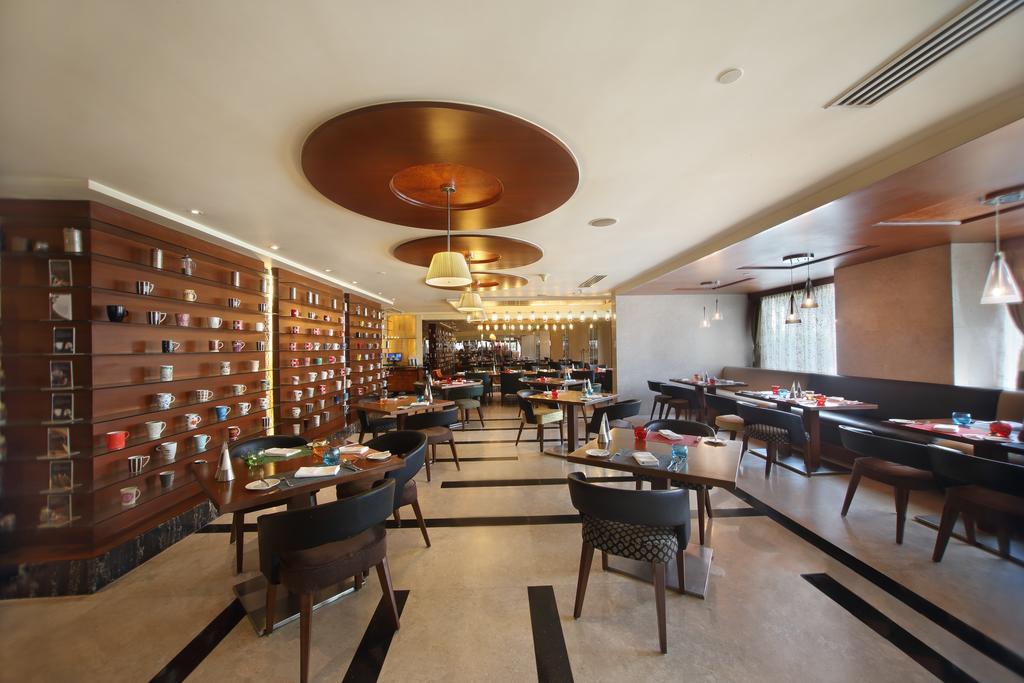 Gokulam Grand & 5*